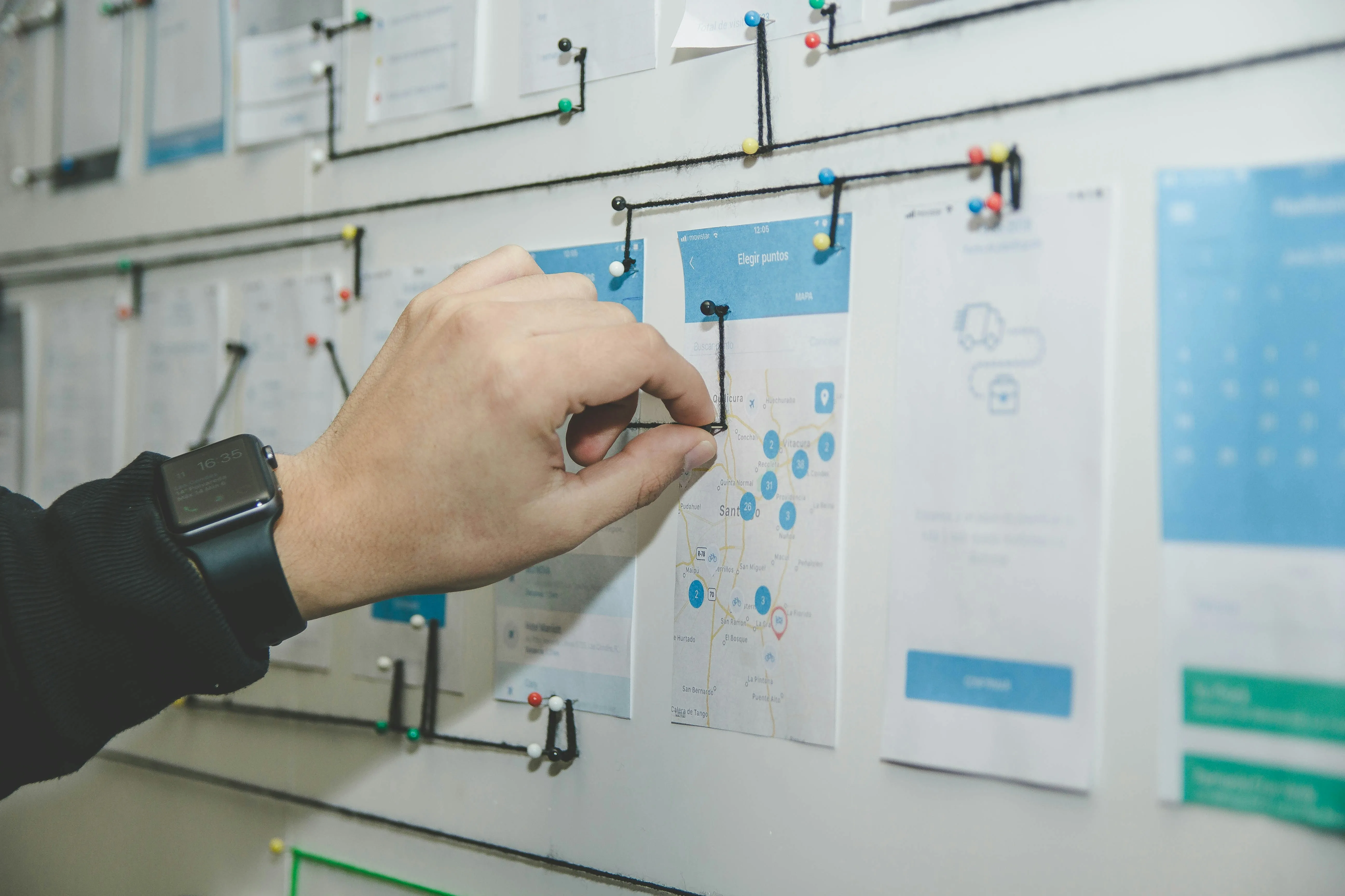 Living Knowledge keeping traceability and audit trails intact
